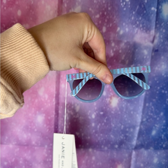 New Janie and Jack sunglasses size 2-4 years π - Picture 2 of 3